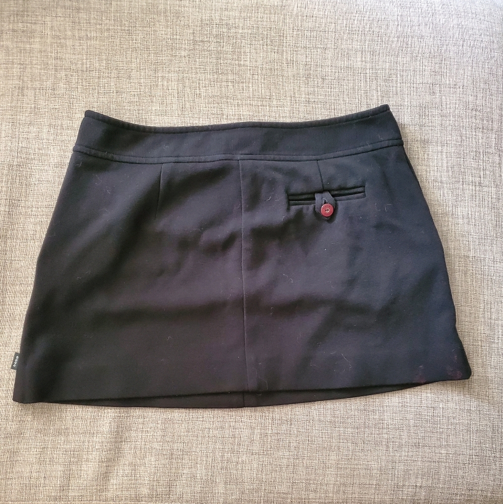 BEBE Black mini skirt - Picture 2 of 2